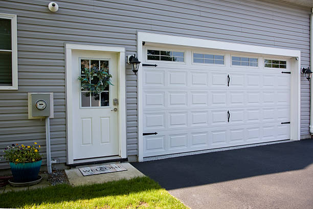 24/7 Emergency Garage Door experts in Parklawn, CA